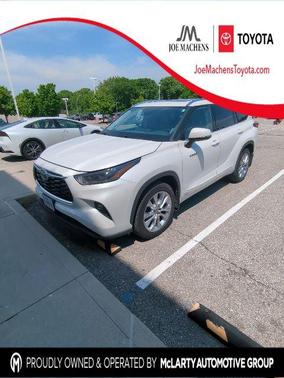Blizzard Pearl 2021 Toyota Highlander Hybrid Limited