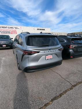 2024 Toyota Sienna XLE