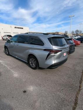 2024 Toyota Sienna XLE