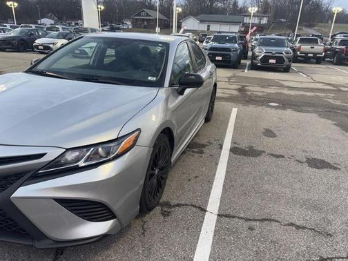 2019 Toyota Camry SE