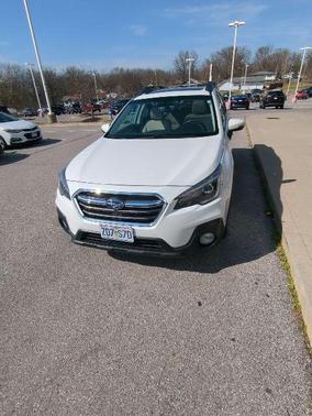 Crystal White Pearl 2018 Subaru Outback 2.5i Limited
