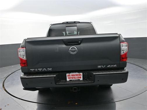 2021 Nissan Titan SV