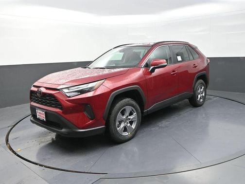 Pearl 2025 Toyota RAV4 XLE