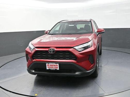 Pearl 2025 Toyota RAV4 XLE
