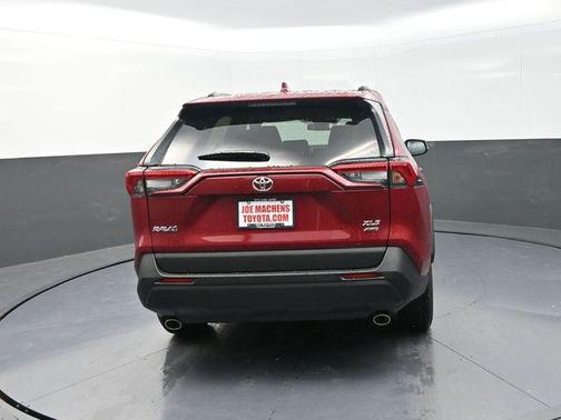 Pearl 2025 Toyota RAV4 XLE