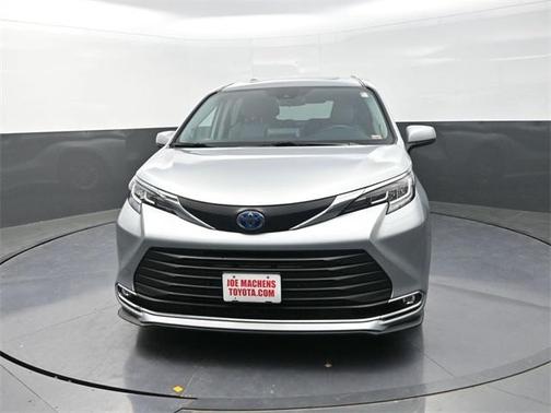 2021 Toyota Sienna XLE 7 Passenger