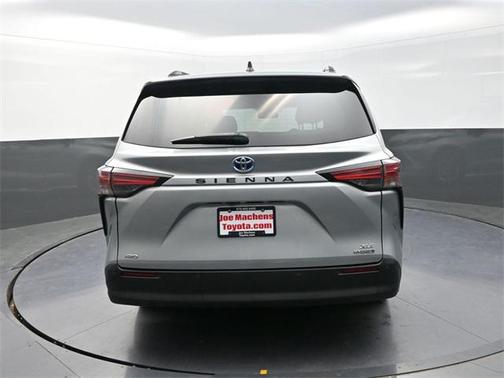 2021 Toyota Sienna XLE 7 Passenger