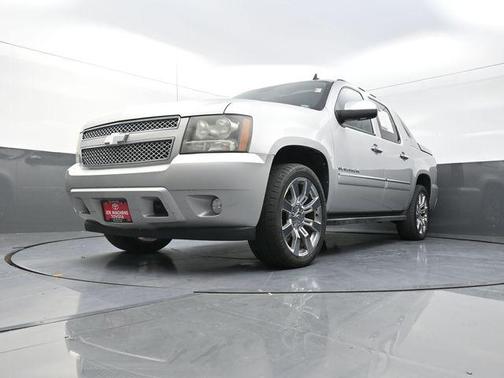 Sheer Silver Metallic 2011 Chevrolet Avalanche 1500 LTZ