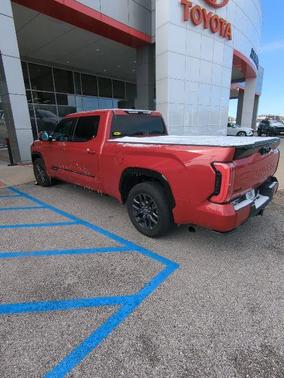 2022 Toyota Tundra Platinum