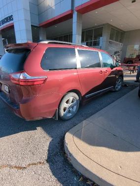 2018 Toyota Sienna SE