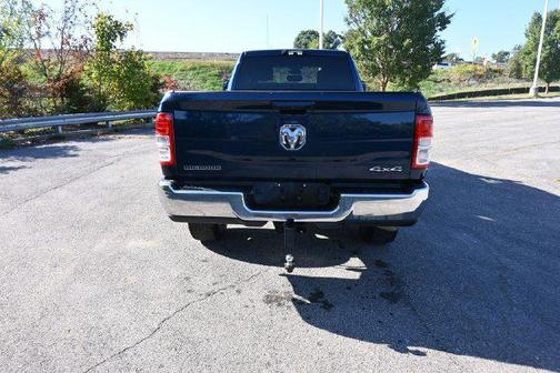Patriot Blue Pearlcoat 2022 RAM 2500 Big Horn Crew Cab 4x4 8' Box