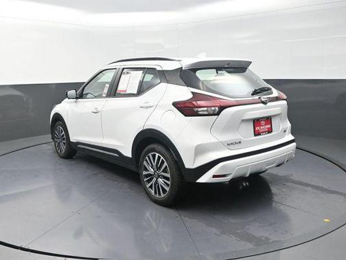 Fresh Powder 2024 Nissan Kicks SR