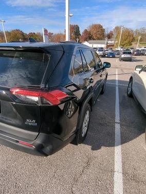 2020 Toyota RAV4 Hybrid XLE