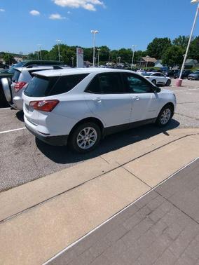 Summit White 2018 Chevrolet Equinox LS