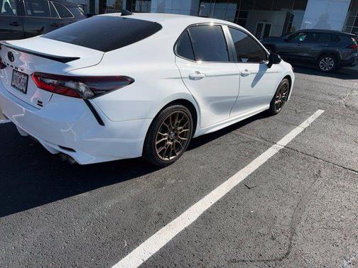 Ice Cap 2023 Toyota Camry SE