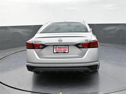 2022 Nissan Altima SR FWD