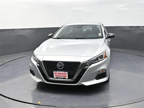 2022 Nissan Altima SR FWD
