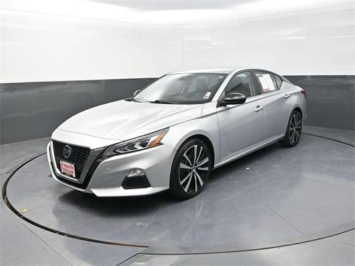 2022 Nissan Altima SR FWD