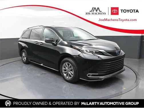 2024 Toyota Sienna XLE