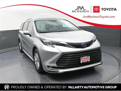 2024 Toyota Sienna XLE