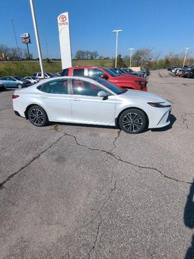 Wind Chill Pearl 2026 Toyota Camry XSE