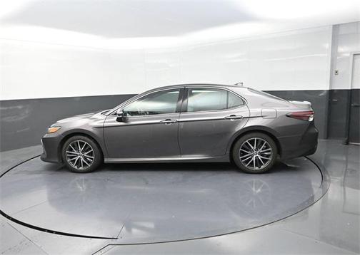 2023 Toyota Camry Hybrid XLE