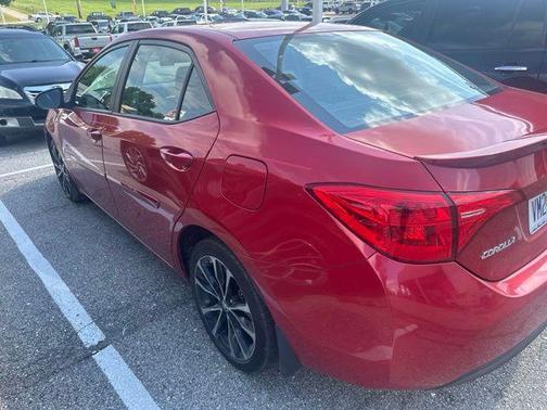 Barcelona Red Metallic 2018 Toyota Corolla SE