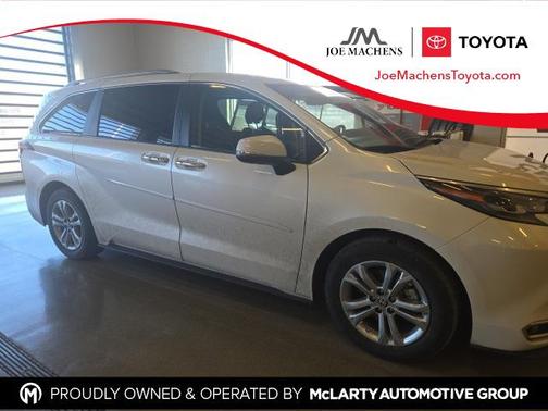 2024 Toyota Sienna Platinum