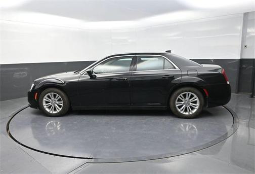 2018 Chrysler 300 Touring