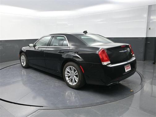 2018 Chrysler 300 Touring