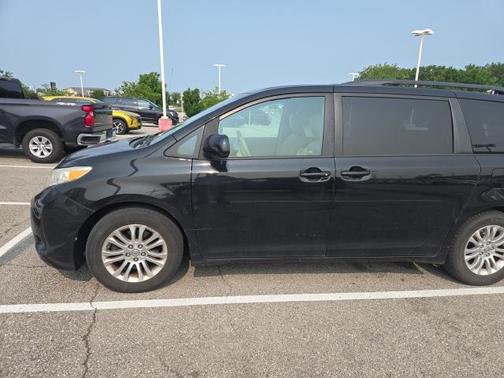 2011 Toyota Sienna XLE