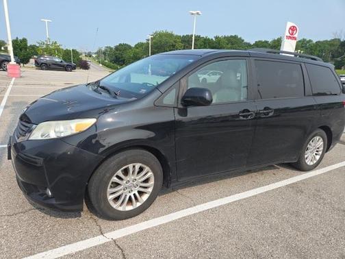 2011 Toyota Sienna XLE
