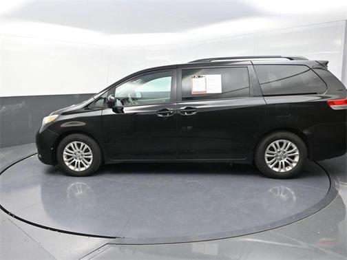 2011 Toyota Sienna XLE