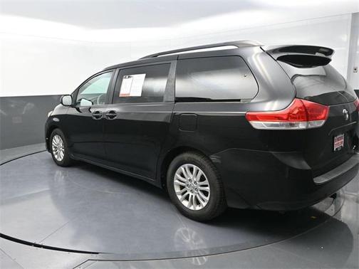 2011 Toyota Sienna XLE