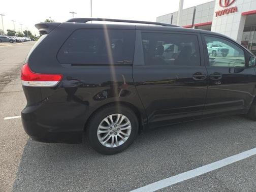 2011 Toyota Sienna XLE