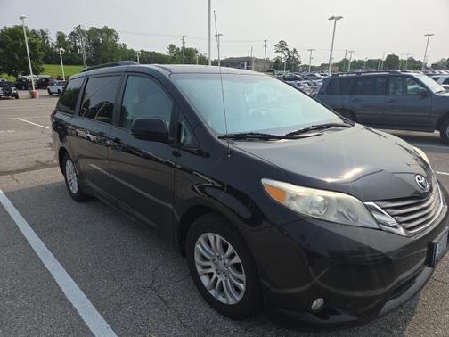 2011 Toyota Sienna XLE