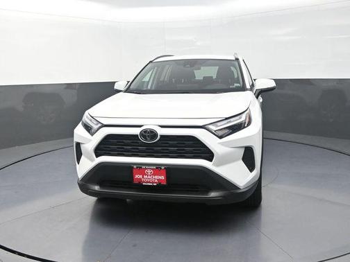 Ice Cap 2025 Toyota RAV4 XLE