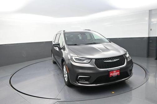 Granite Crystal Metallic Clearcoat 2022 Chrysler Pacifica Touring L
