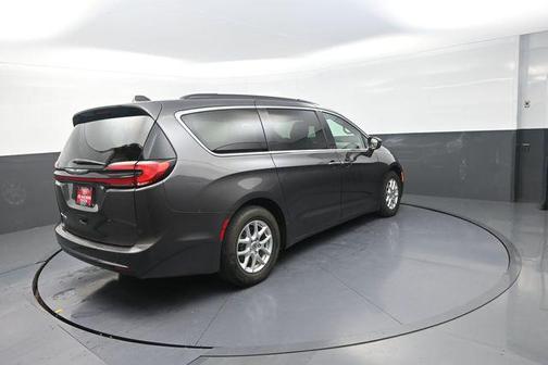 Granite Crystal Metallic Clearcoat 2022 Chrysler Pacifica Touring L