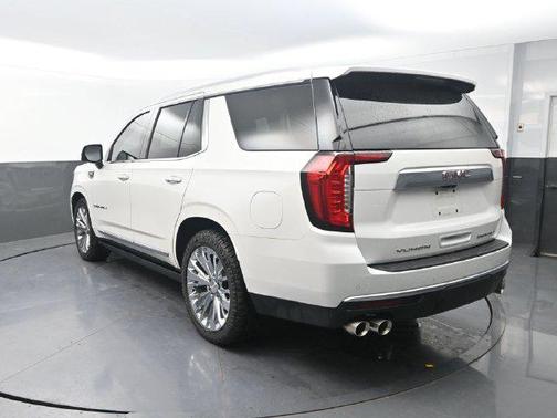 White Frost Tricoat 2021 GMC Yukon Denali