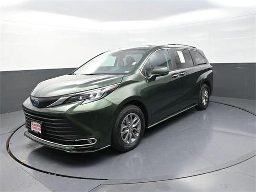 2024 Toyota Sienna XLE
