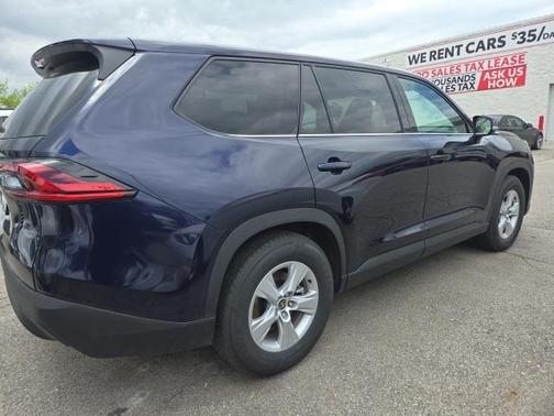 2025 Toyota Highlander Hybrid LE