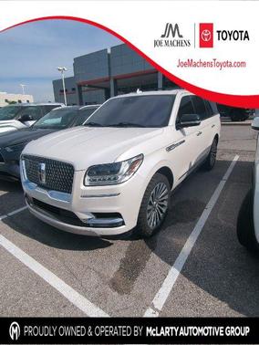 White Platinum Clearcoat Metallic 2018 Lincoln Navigator Reserve