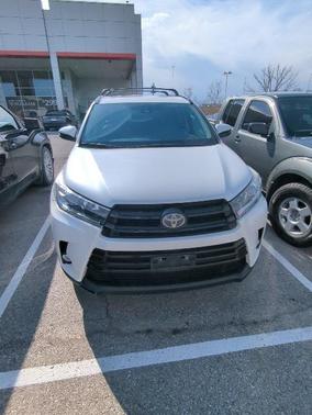 2018 Toyota Highlander SE