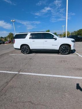 2023 Chevrolet Suburban RST