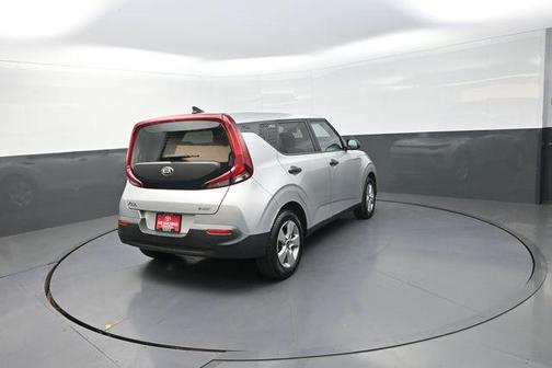 Sparkling Silver 2021 Kia Soul LX