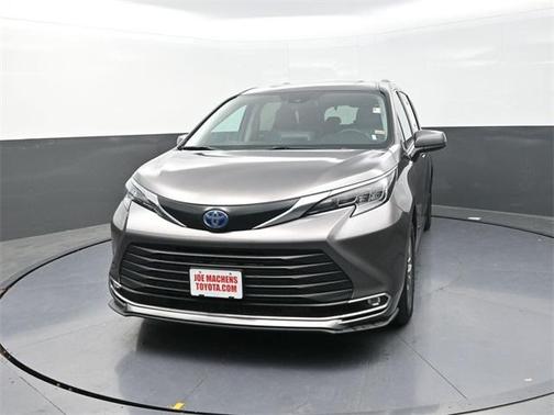 2024 Toyota Sienna XLE