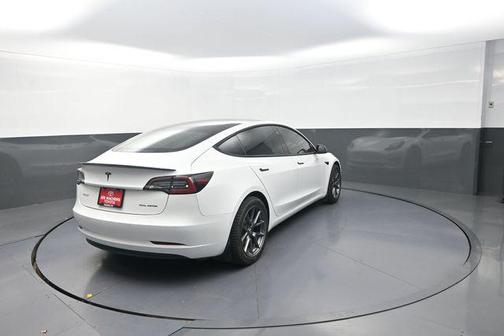 Pearl White Multi-Coat 2022 Tesla Model 3 Long Range