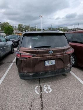 Sunset Bronze Mica 2022 Toyota Sienna XLE