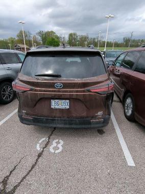 Sunset Bronze Mica 2022 Toyota Sienna XLE